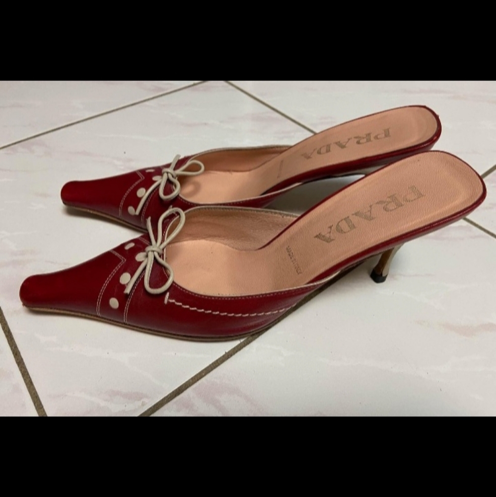 SALE**100%PRADA RED 👠 HEELS made in Italy 🇮🇹